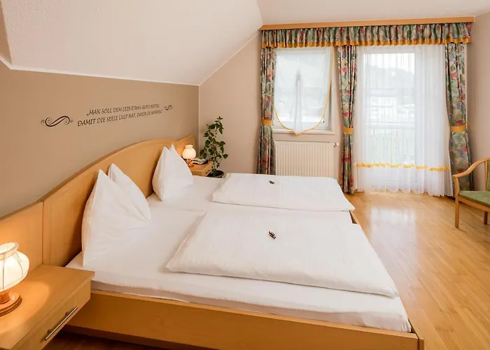 Zum Lustigen Steirer 3* 穆尔河畔布鲁克