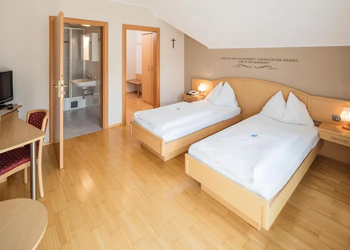 فندق Zum Lustigen Steirer بروك أن دير مور